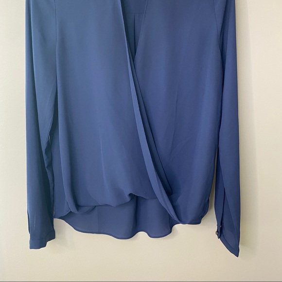 Everly Keyhole Wrap Blouse Navy Blue Sz Medium - Picture 3 of 10